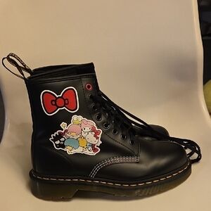 Dr. Martens HELLO KITTY & FRIENDS 1460 SMOOTH leather Lace Up Boots In Black